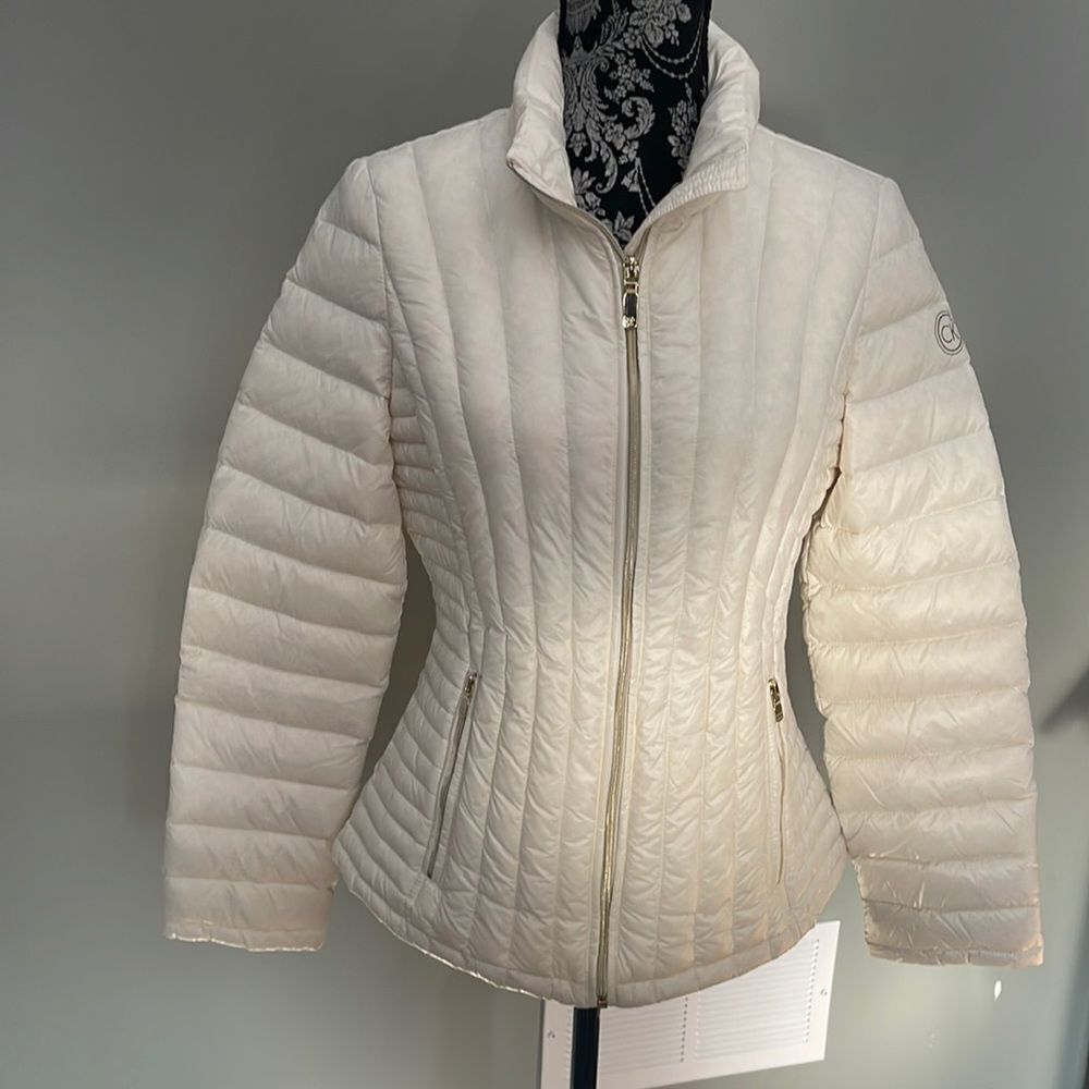 Calvin Klein LightWeight Premium Down . NEW